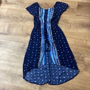 There is  shorts under it for summer and there’s also patterns in the inside